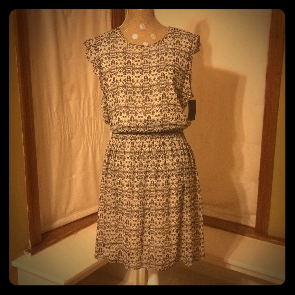 NWT print dress with gathered waist
